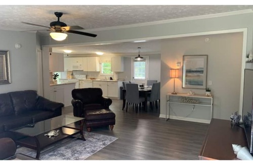 Shallotte Casa | Vacation home only 6 minutes from the beach
