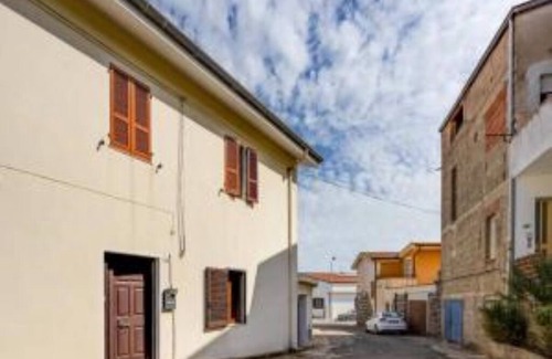 Ghilarza Apartamento | Vacation home Oristano Ghilarza Sardinia