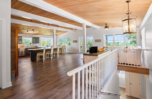 George Town Casa | Vacation Home - Spacious, Convenient, Views!! Only a 2-3 min walk to the beach.