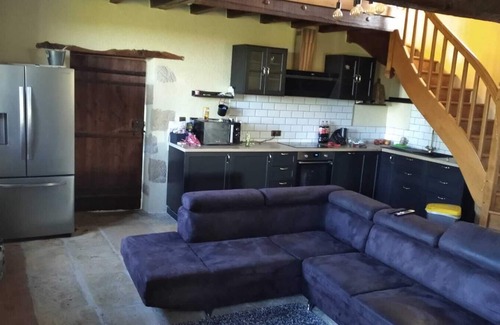 Vallon-en-Sully Casa | Vacation home with pool