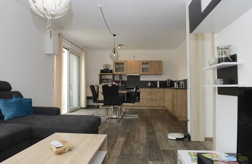 Wasserzell Apartamento | Vacation in lavishly renovated top floor apartment