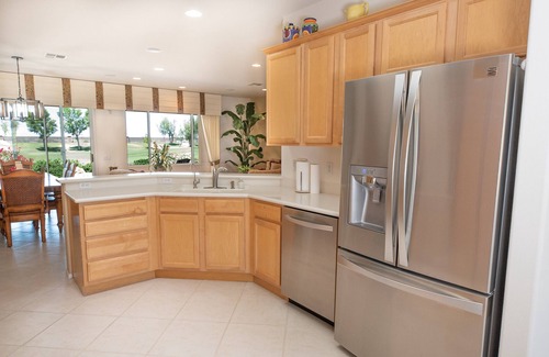 Desert Palms Casa | VACATION IN SUN CITY WITH GOLF VIEWS ! IN PALM DESERT CA Golf, Pool, Gym