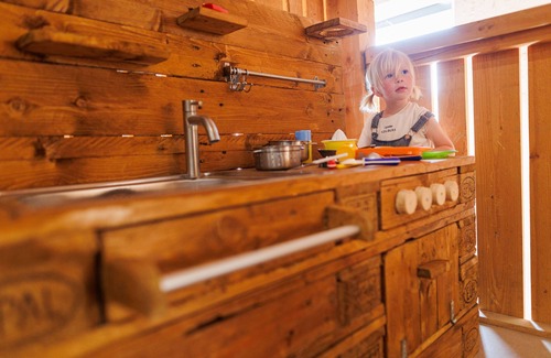 Gunzenhausen Apartamento | Acogedora casa de vacaciones con conexión Wi-Fi gratuita, habitaciones amplias y muchas posibilidades para sus hijos.