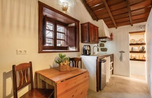 El Tanque Apartamento | Vacaciones 'La Paredita Casa Abona' con jardín compartido y Wi-Fi