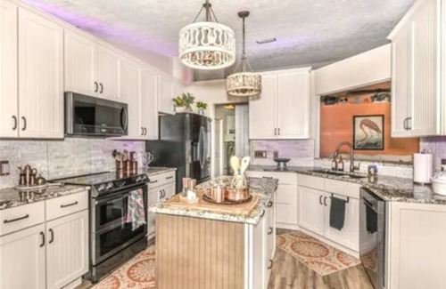 Floral City Casa | Lake House, boat dock, ramp 1 house away on easement. Beautiful remodeled home.