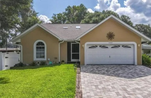 Floral City Casa | Lake House, boat dock, ramp 1 house away on easement. Beautiful remodeled home.