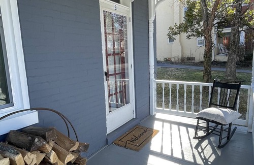 Bolivar Apartamento | Vacation Rental: Armory Quarters B