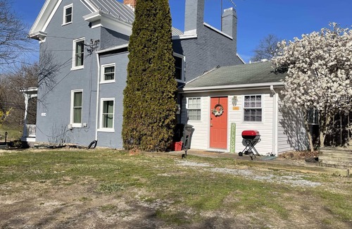 Bolivar Apartamento | Vacation Rental: Armory Quarters B