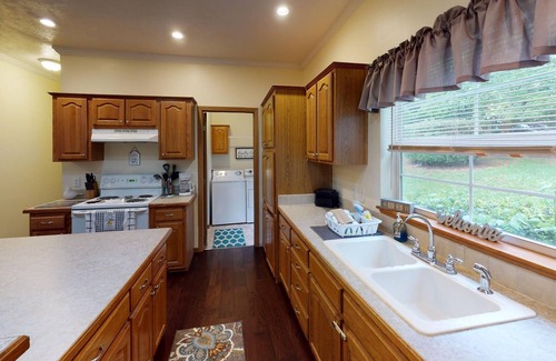 Albany Cabaña | Lujoso-Vista al Lago-Rural-Lake View Retreat-Baño Privado