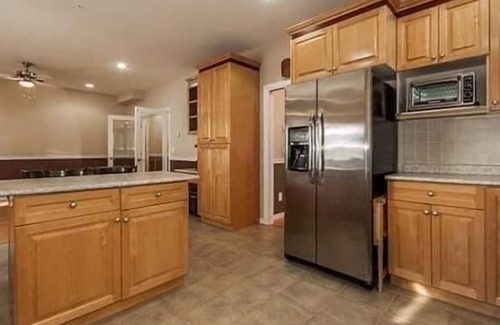 Fleetwood Casa | Vacation Rental Room in a Home Private Bathroom No Aircon