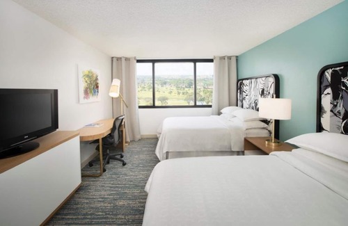 Seybold Hotel | Vacation Starts Here! Swimming Pool, Near Melreese Golf Course!