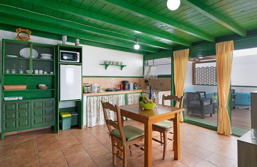 El Golfo Apartamento | Estudio de vacaciones 'La Chalanita' con vistas al mar, terraza privada y Wi-Fi