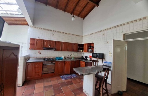 Armenia Chalet De Esquí | Chalet vacacional para grupos y familias con piscina, jacuzzi y árboles frutales