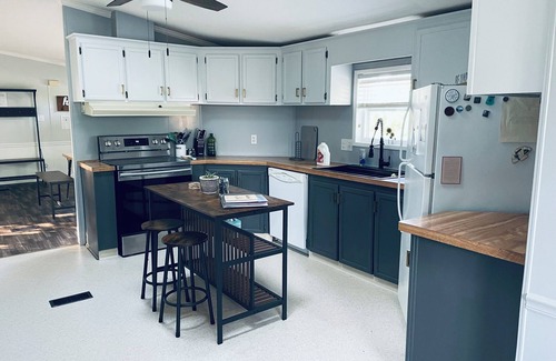 Watkins Glen Casa | Vacationing doesn’t have to be a chore; it can be a pleasure at Arbor Roads!