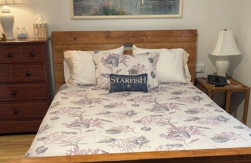 Westside Apartamento | Val's Sanctuary, private unit, in-law suite.