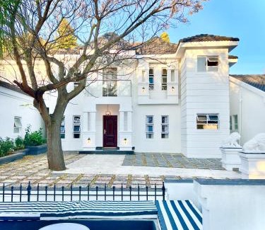 Greater Johannesburg Metropolitan Area Villa | vale villa banquet hall & Accommodation