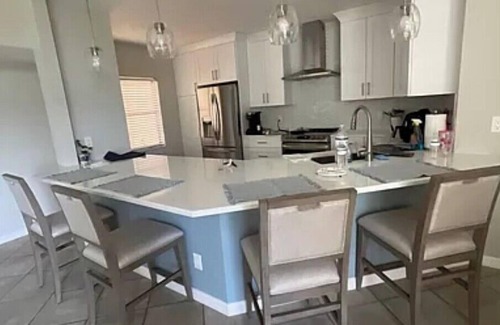 Pelican Bay Condominio | VALENCIA at PELICAN BAY! Still available for Summer and Fall of 2025.