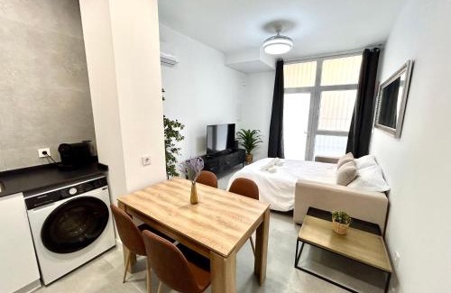 Pobles de l'Oest Apartamento | Valencia Getaway - Jacuzzi, Space & Comfort