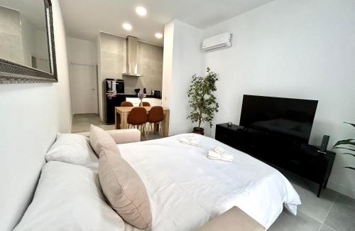 Pobles de l'Oest Apartamento | Valencia Getaway - Jacuzzi, Space & Comfort