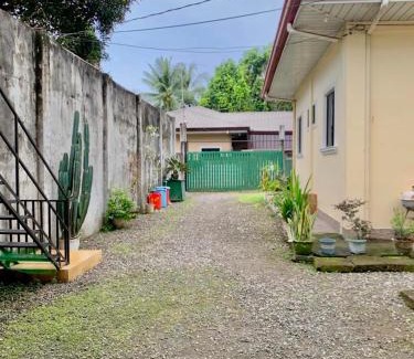 Valencia Apartamento | Valencia Studio Treetops Apartment