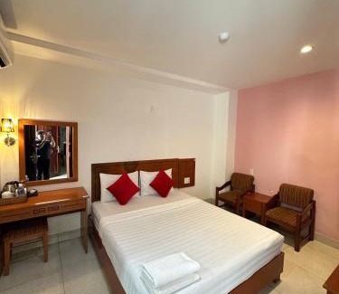 Downtown Ho Chi Minh City Hotel | Valentine Hotel - Bui Vien Street