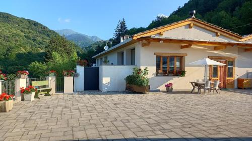 San Damiano Macra Casa | vallemaira house CASA BELVEDERE LUCE & SOLE 10 POSTI LETTO