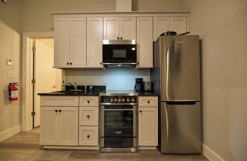 Cuyahoga Falls Cabina | Valley Overlook - Cozy 2BR Cabin near Blossom Music Center - Peninsula, Ohio