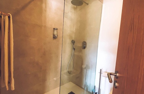 Pico Otro | Valley Springs Houses - Vineyard Loft