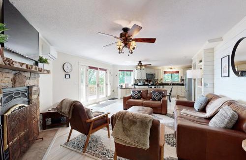 Waynesville Casa | Valley View Cottage