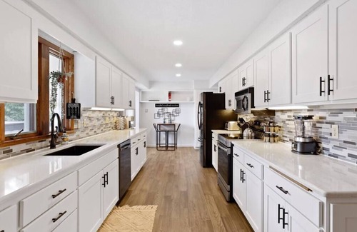 Hastings Casa | Valley View Indoor Pool/Hot Tub/Arcade