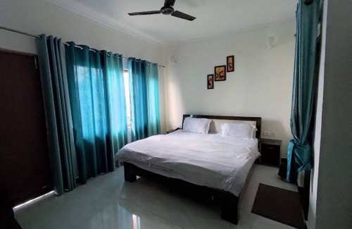 Naina Range Hotel | Valley View Inn