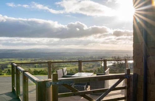 Higher Walton Casa | Valley View Luxury Lodges Gamekeepers 4 Bedroomed