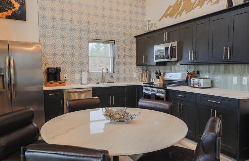 Timberline Casa | Valley View Resort Cabin #4, 2-Bed, Modern-Luxury with Hot Tub in Canaan Valley, WV