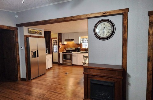 Wakefield Casa | VALLEY VISTA 3-bedroom 2-bath house in Lucasville