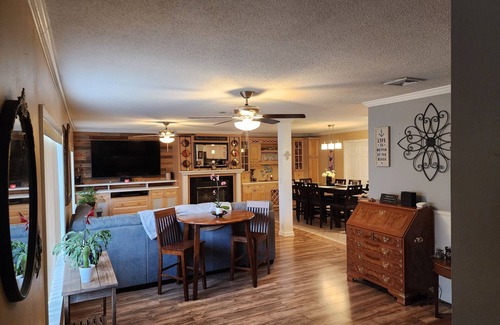 Valparaiso Casa | Valparaiso Oasis HotTub, Near Destin Beaches & Outdoor Fun. Great for Families.