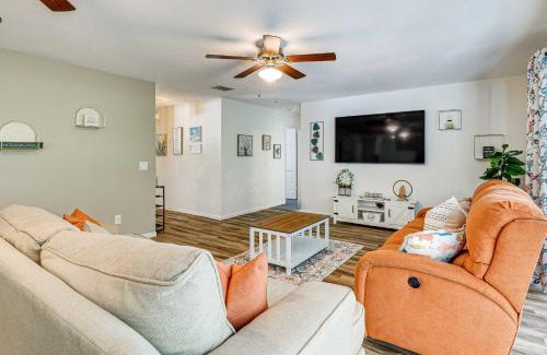 Valrico Casa | Valrico Vacation Rental about 10 Mi to Dinosaur World!
