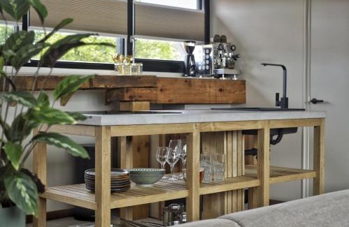 Municipality of Ameland Apartamento | Van Heeckeren Apartments & Suites Buren