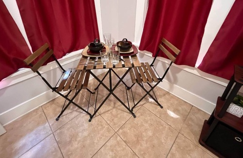 New Pathways Apartamento | Vance 2 Classy One Bedroom