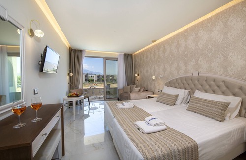 Paralia Kourna Hotel | Vantaris Luxury Beach Resort