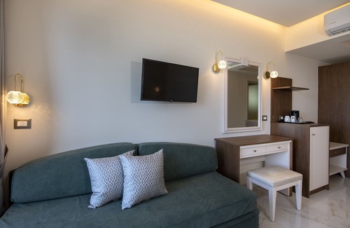 Paralia Kourna Hotel | Vantaris Luxury Beach Resort