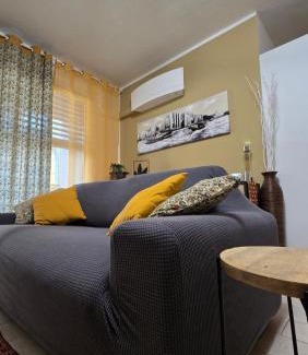 Downtown Casa | VARESE PRIME - Feel at home, right in the heart of Varese - Stylish and large Apartment, Air Conditioning, 2 Baths, 2 Parking, City Centre