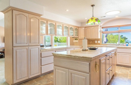 Smith River Casa | Casa de sus sueños - Vista al mar con encanto veneciano