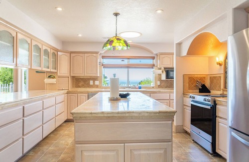 Smith River Casa | Casa de sus sueños - Vista al mar con encanto veneciano