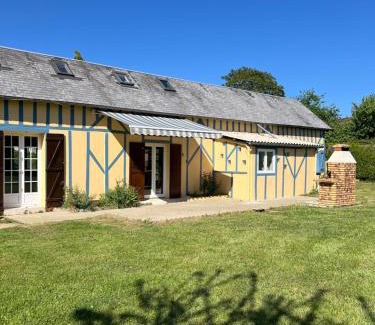 La Ferte-en-Ouche Casa | Venez respirer l'air de la Campagne a 70 km de de l'Océan, Villers sur Mers , Deauville . Maison de 100 m² ,sur une parcelle de 2000 m² 3 chambres toutes refaites , 2 salles d'eau , 2 toilettes , cuisine équipées . tous refait a neuf