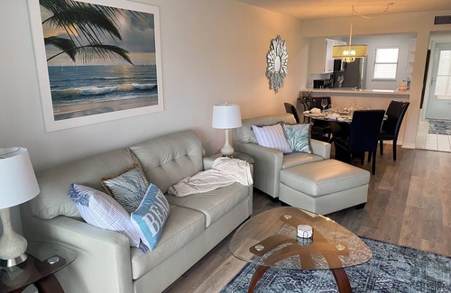 Plantation Condominio | Venice Condo w/ Full Country Club Membership