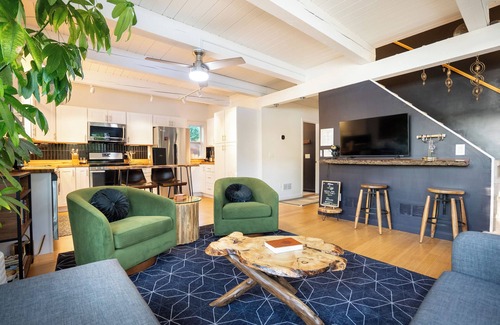 Hinesburg Casa | Vermont Lakehouse Retreat