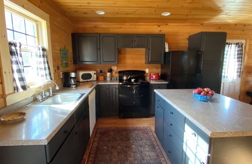 Andover Cabina | Vermont's Cozy Autumn Cabin at Trail End Ranch!