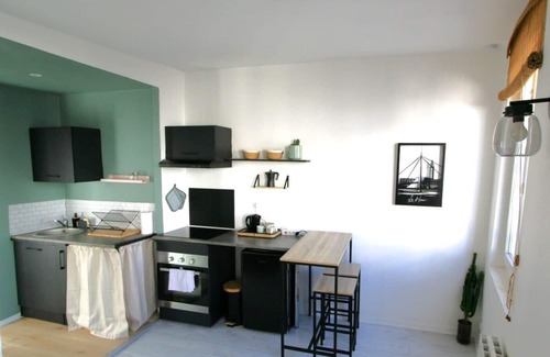 Saint-Martin-du-Littoral Apartamento | Very bright 30m² at 200m from the beach