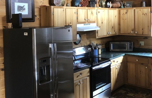 Hiawassee Cabina | 6 / 23-7 / 9 ¡Abierto! Fantástica vista al lago / Mtn!Aislada Bañera de hidromasaje Chimenea WIFI Hamaca