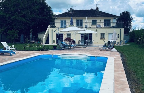 Sainte-Livrade-sur-Lot Apartamento | Very cosy comfortable 3 bedrooms near bars and restaurants villages médiéval